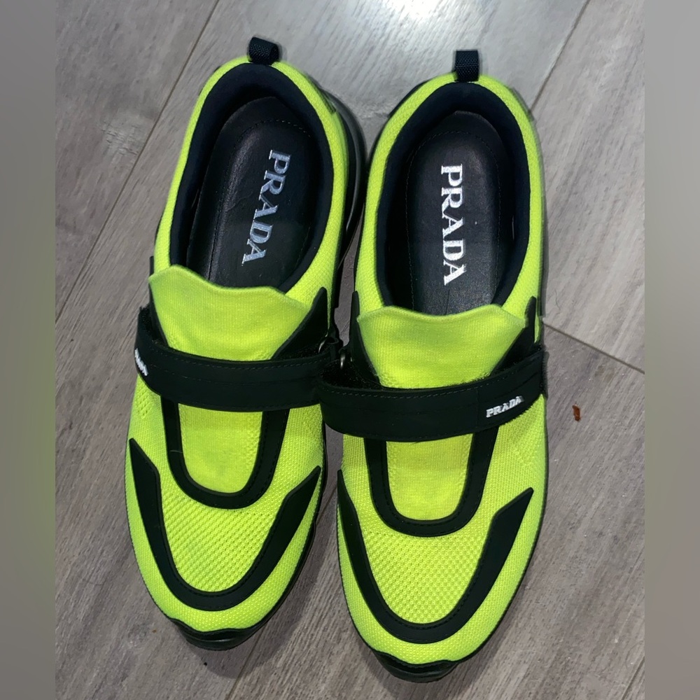 Pradas size 9.5